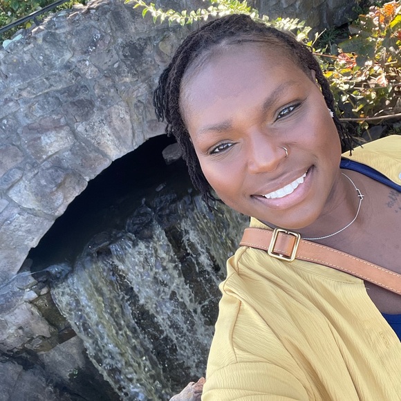 Meet your Posher, Shannon - Picture 4 of 9